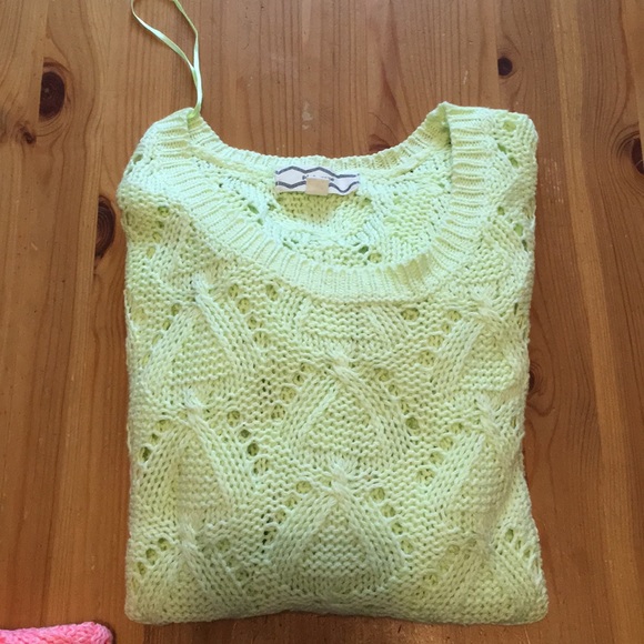 Pink.Rose Sweaters - Picture 2 of 5